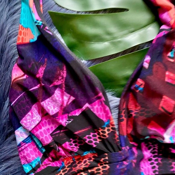 *sold.8  NWT Stunning Tropical Swimsuit - Picture 7 of 16